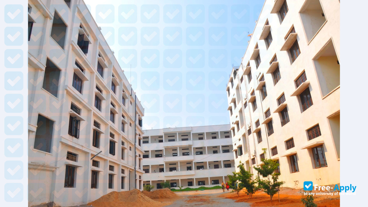 Sana Polytechnic College фотография №6