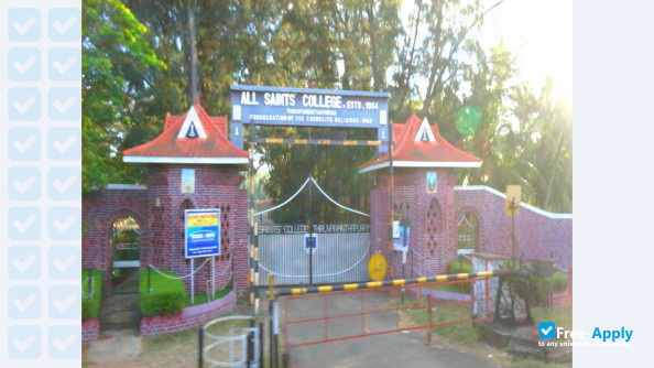 Foto de la All Saints College #5