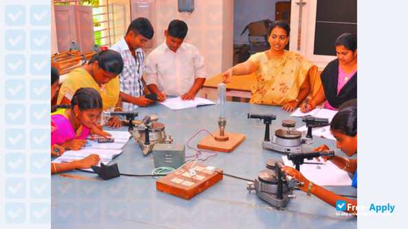 Photo de l’Urumu Dhanalakshmi College Trichy #3