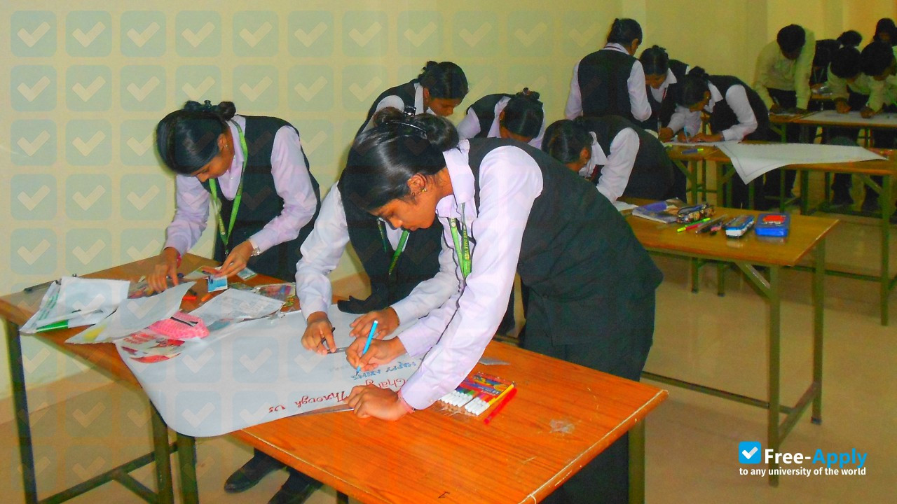 Dale View College of Pharmacy and Research Centre photo #4