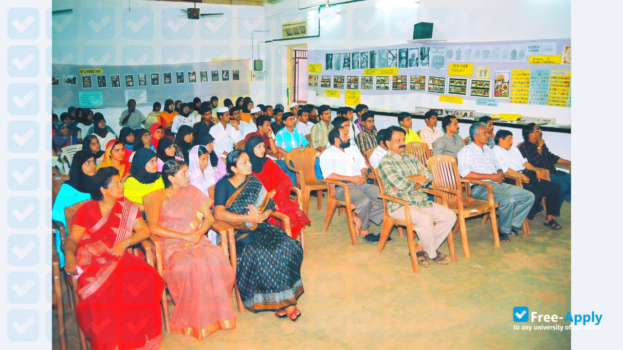 Foto de la Sir Syed College Taliparamba #9