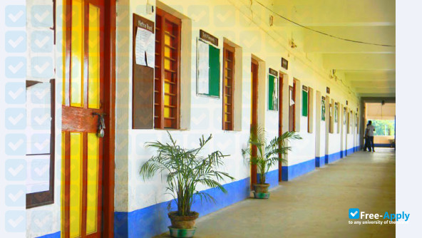 Foto de la Narajole Raj College #8