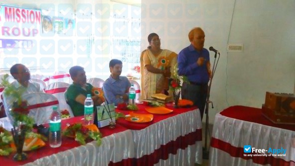 Foto de la Kaliachak College #3