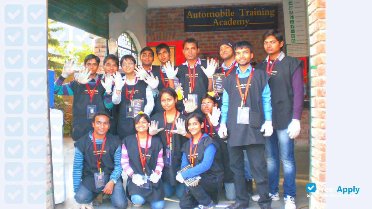 Photo de l’IEC College of Engineering and Technology #10