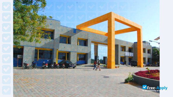 Foto de la Krantiguru Shyamji Krishna Verma Kachchh University