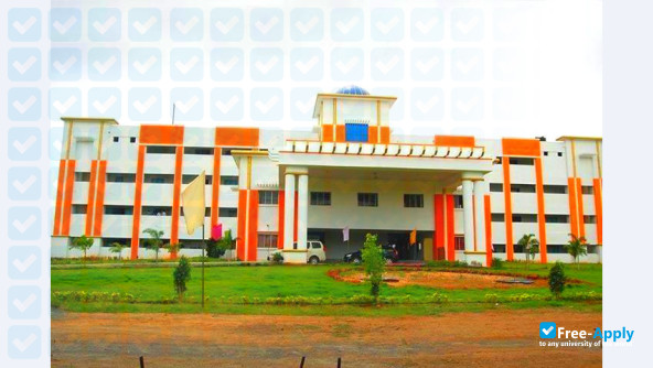 Foto de la Adhi College of Engineering and Technology #5