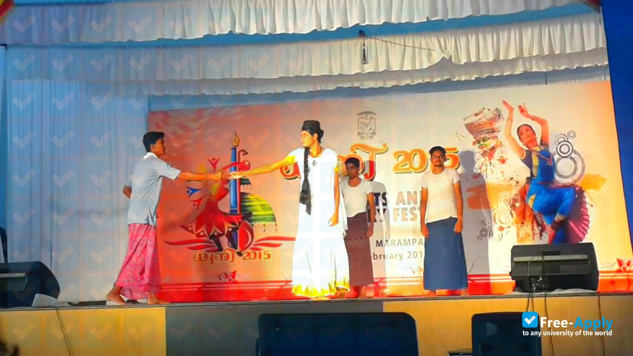 Foto de la MES College Marampally Aluva #2