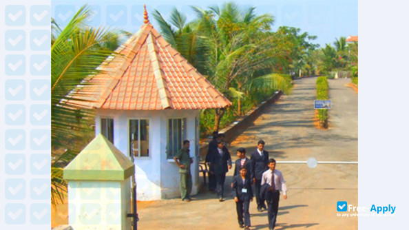 Foto de la MES College Marampally Aluva #9