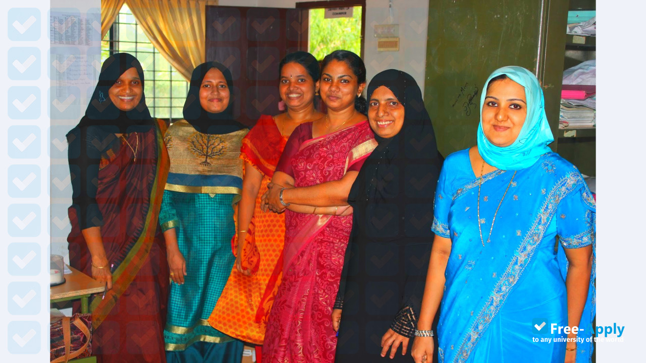 Foto de la MES College Marampally Aluva #3