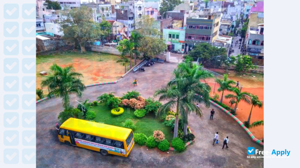 Photo de l’Potti Sriramulu College of Engineering & Technology #4