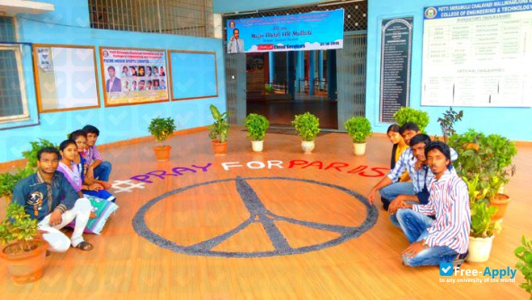 Photo de l’Potti Sriramulu College of Engineering & Technology #3