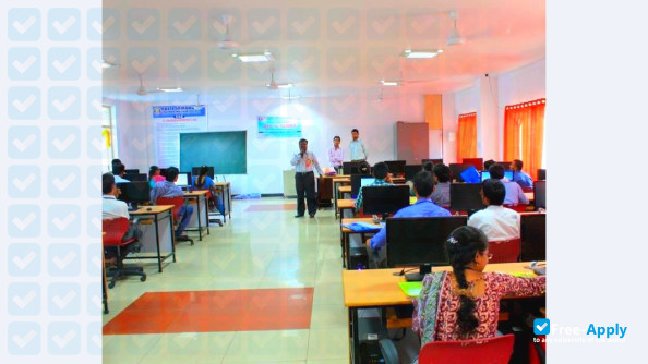 Photo de l’Potti Sriramulu College of Engineering & Technology #2