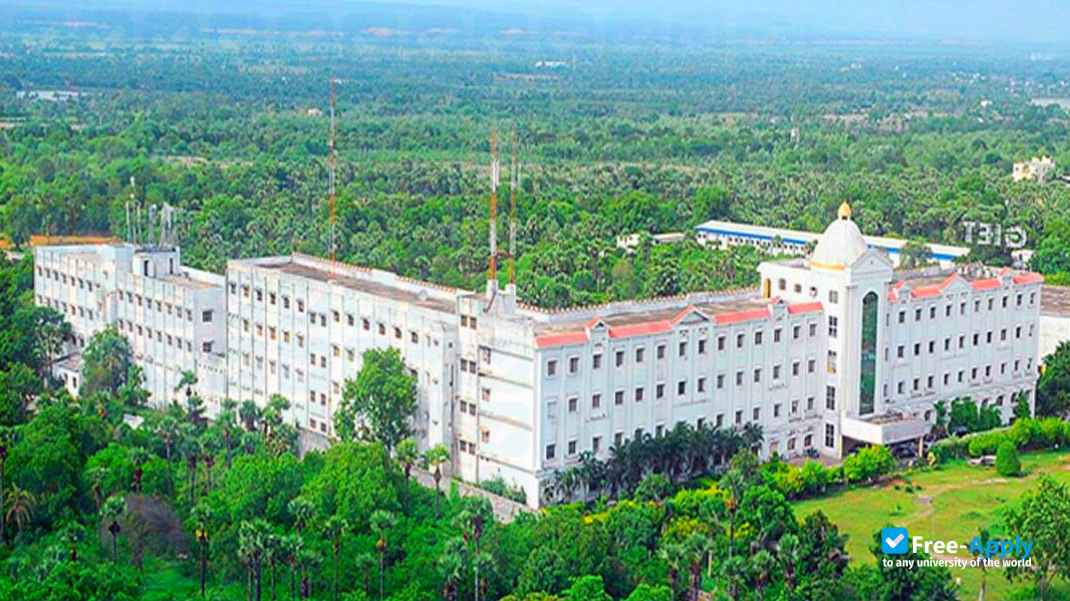 Foto de la Godavari Institute of Engineering & Technology #4