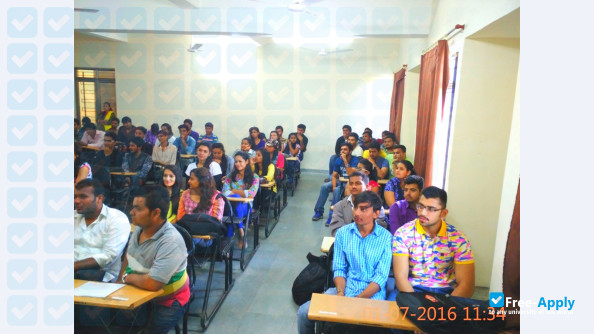 Foto de la C Z Patel College of Business & Management #5
