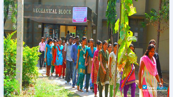 Shree Velagapudi Ramakrishna Memorial College фотография №3