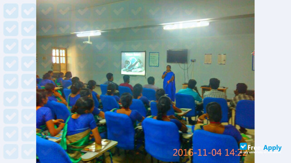 Foto de la J J College of Education #1