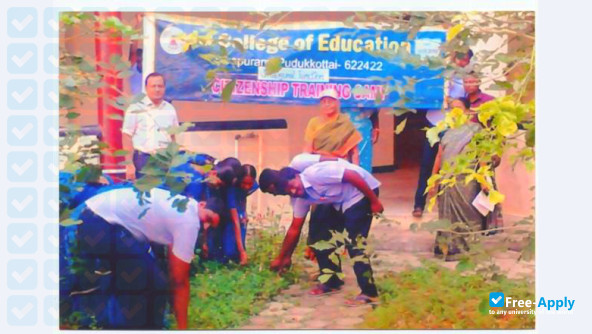Foto de la J J College of Education #6