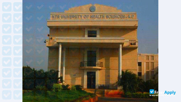 Foto de la Dr N T R University of Health Sciences Vijayawada #1