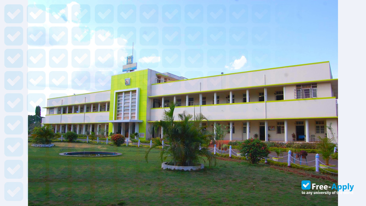 Foto de la Karnatak University #5