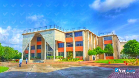 Photo de l’Ganpat University #2