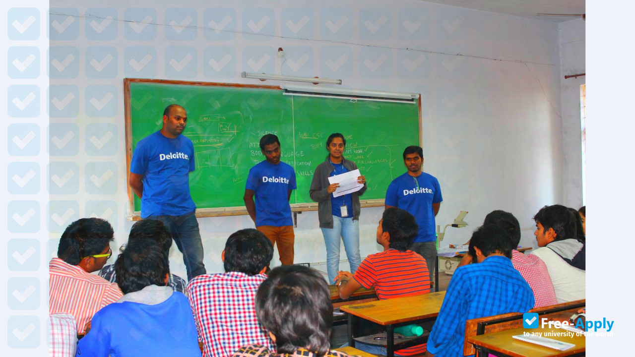 Photo de l’CVR College of Engineering #5