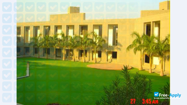 Photo de l’V V P College of Engineering & Technology Rajkot #12
