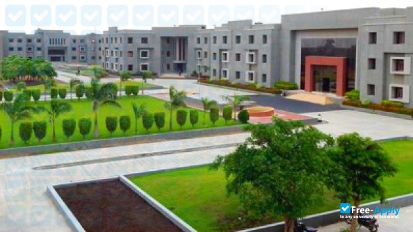 Photo de l’V V P College of Engineering & Technology Rajkot #13