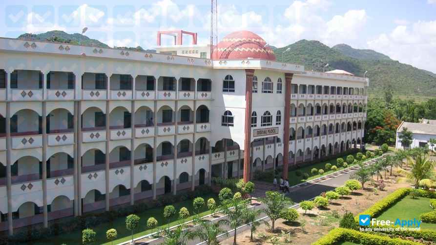 RVR & JC College of Engineering photo #9