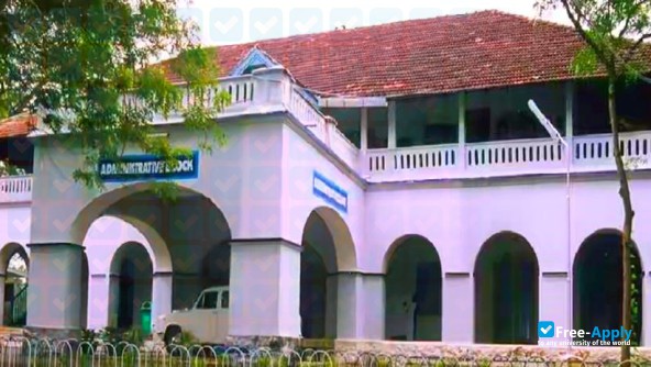 Photo de l’Nesamony Memorial Christian College #8