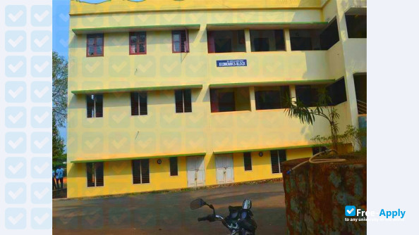 Photo de l’Nesamony Memorial Christian College #2