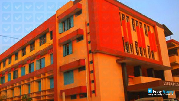 Foto de la New Man College Thodupuzha #8