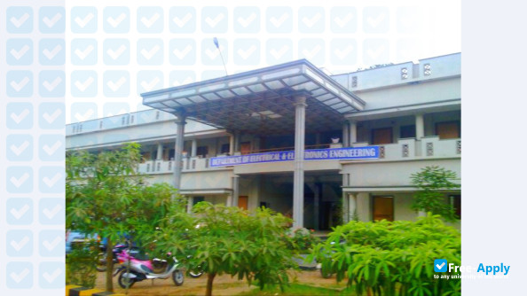 Photo de l’Jawaharlal Nehru Technological University Kakinada #16