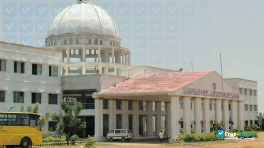 Foto de la Aarupadai Veedu Institute of Technology #2