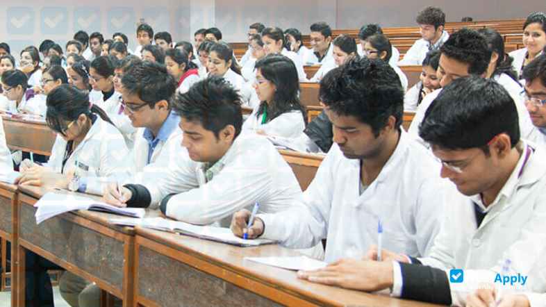 Foto de la Santosh University #5
