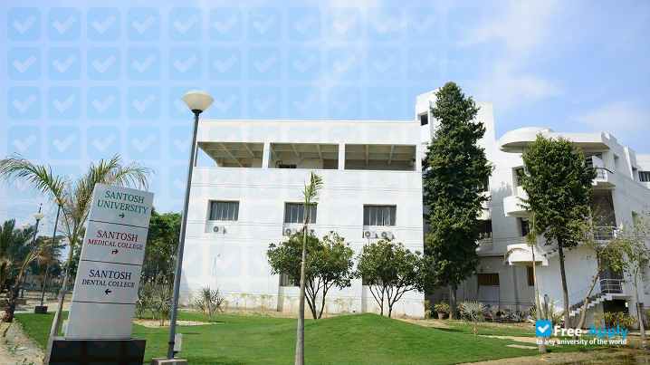Foto de la Santosh University #4
