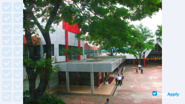 Foto de la Universitas Bakrie #3