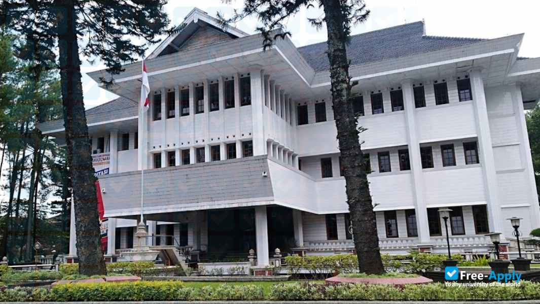 Photo de l’Malangkucecwara School of EconomicsMalangkucecwara School of Economics