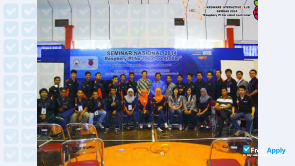 College of Informatics and Computer Indonesia фотография №4