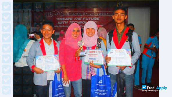 Foto de la Institut Teknologi Padang #2