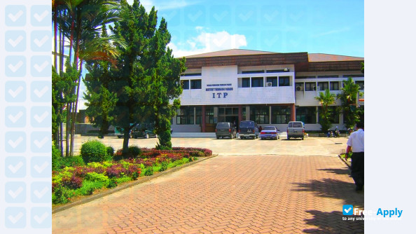 Foto de la Institut Teknologi Padang #1