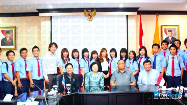 Foto de la Trisakti School of Tourism #11