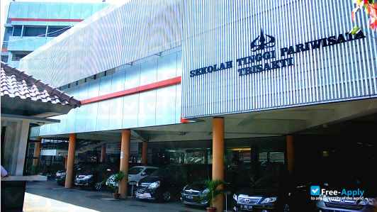Foto de la Trisakti School of Tourism #6