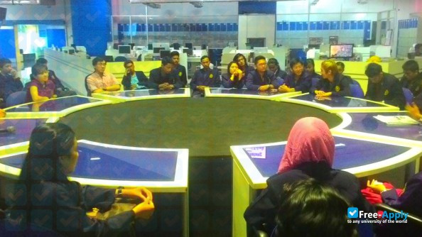 Foto de la Surabaya Technical School #9