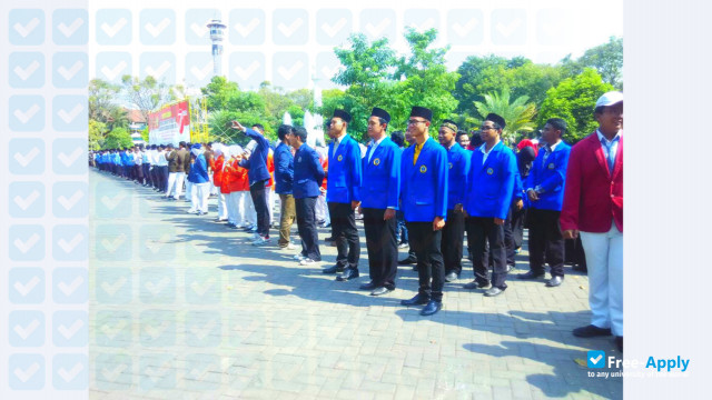 Foto de la Universitas Gresik #3