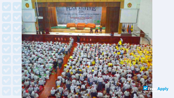 Foto de la Jeneral Achmad Yani University