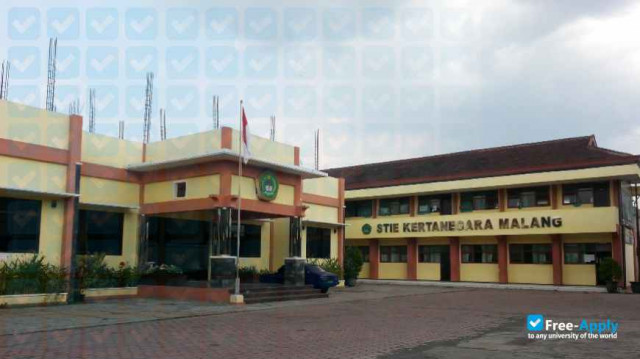 Foto de la College of Economics Kertanegara Malang #4