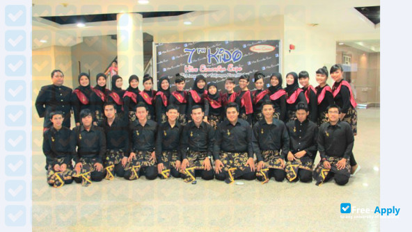 Photo de l’College of Economics Perbanas Surabaya #8