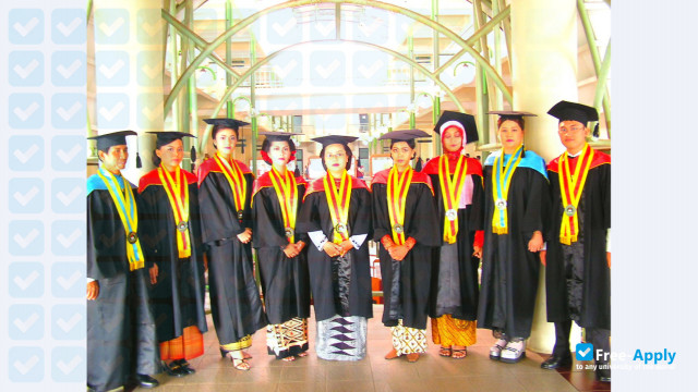 YKPN School of Economics Yogyakarta фотография №7