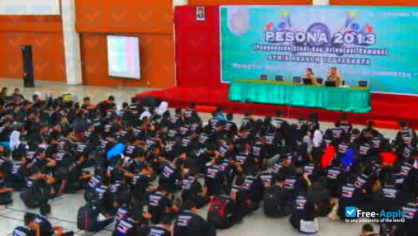 Foto de la College of Information and Computer Management Akakom Yogyakarta #4