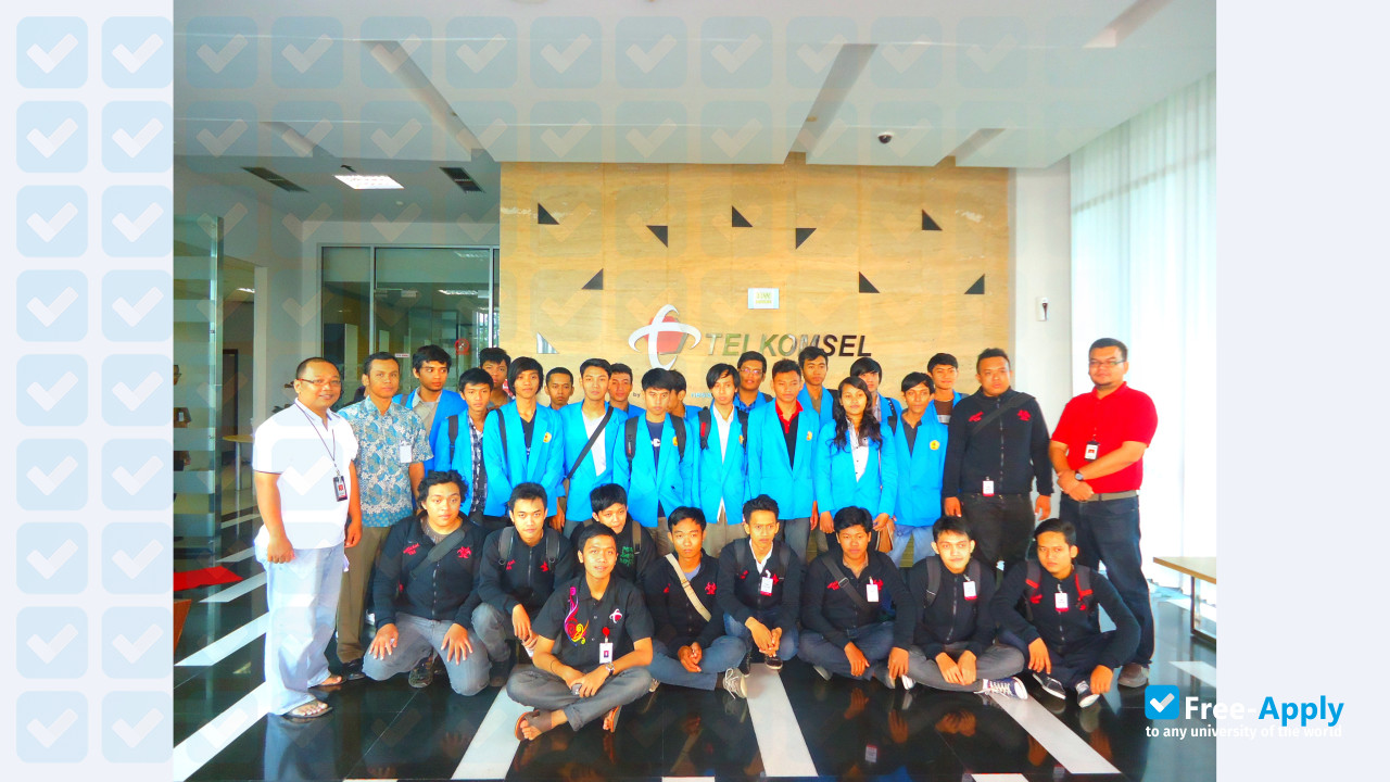 College of Information and Computer Management DUTA BANGSA Surakarta photo #5